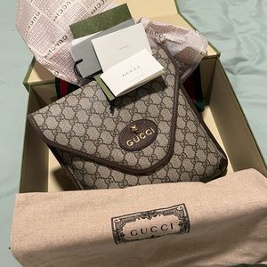 Authentic GUCCI messenger bag